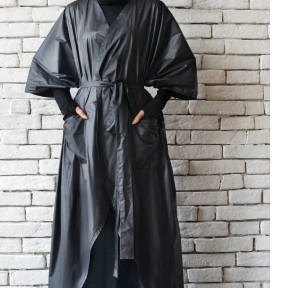Extravagant black robe coat